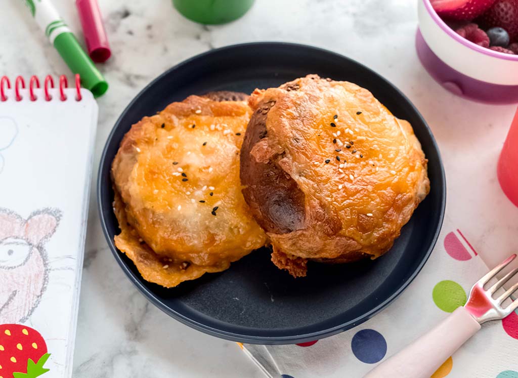 Cheesy Egg-in-the-Hole Bagels