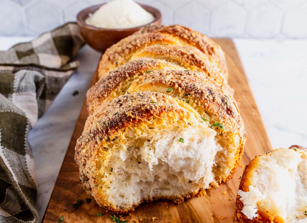 Parmesan-Garlic Pull-Apart Bread